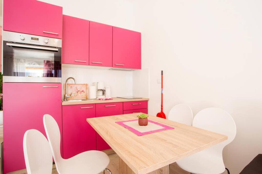 Apartman Cone พูลา ภายนอก รูปภาพ